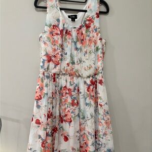 Floral Sleeveless Dress in White and Pink